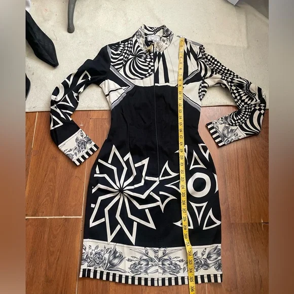 Vintage Versace Versus zip-front mod print dress - Picture 13 of 14